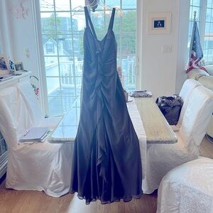 Grey Floor length light weight Vera Wang fully lined dress. So flattering
